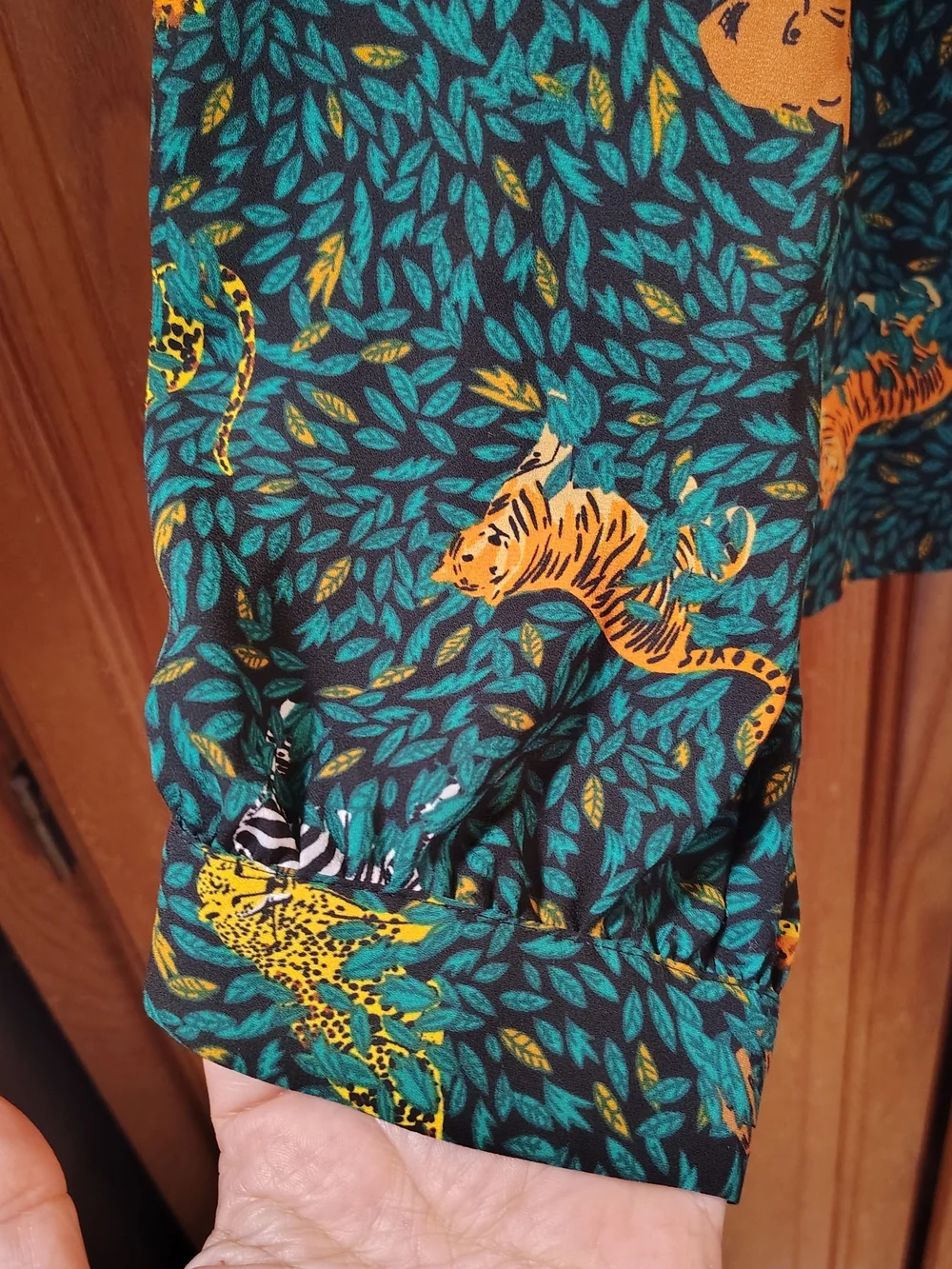 J. Crew Blouse Womens XXL Green Jungle Animal-Print Tie-Neck Giraffe Tiger Zebra